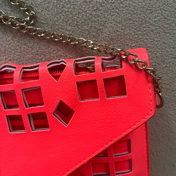 Gorgeous Clutch! - Picture 10 of 12